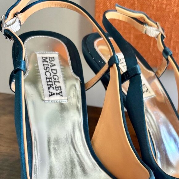 Badgley Mischka| Luxe ‘Gwynn’ Teal Satin Slingback Heels w/Bow - Picture 6 of 7